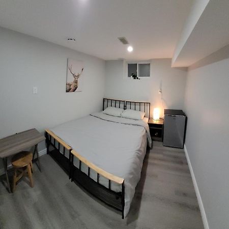 Guest House Basement - Master Bedrooms In Bayview Village Торонто Экстерьер фото