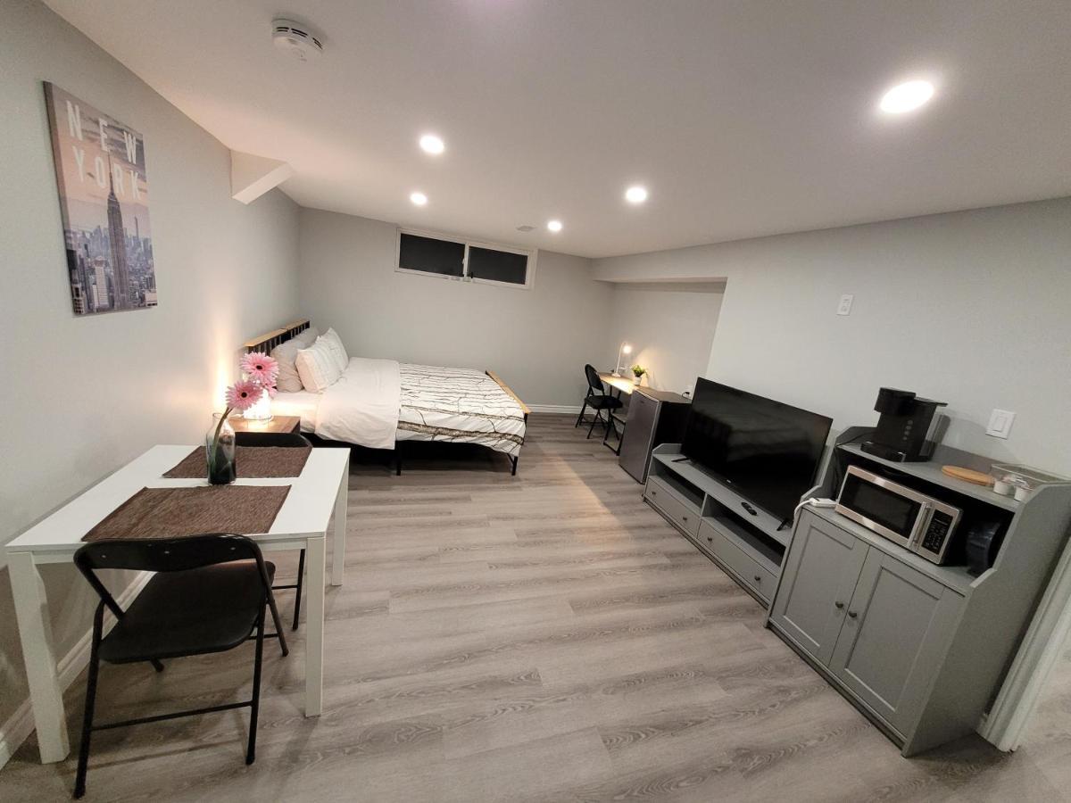 Guest House Basement - Master Bedrooms In Bayview Village Торонто Экстерьер фото